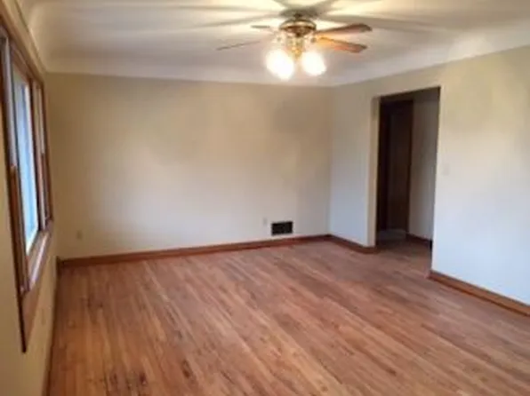 525 N Main St, River Falls, WI 54022