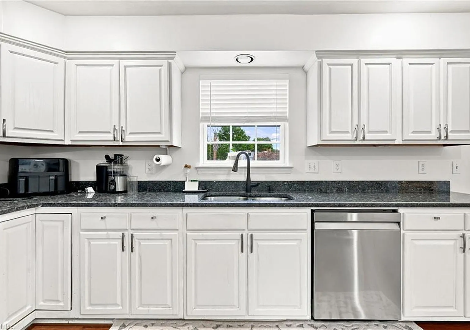 801 Aston Place — Photo 4