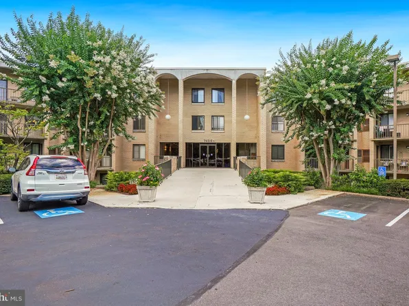 7425 Democracy Blvd APT 315, Bethesda, MD 20817
