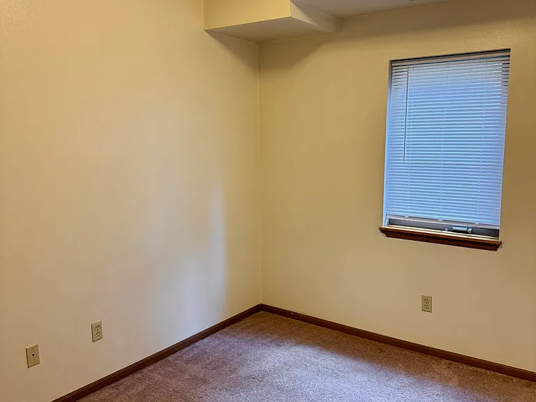 512 S Dubuque St #2 — Photo 9