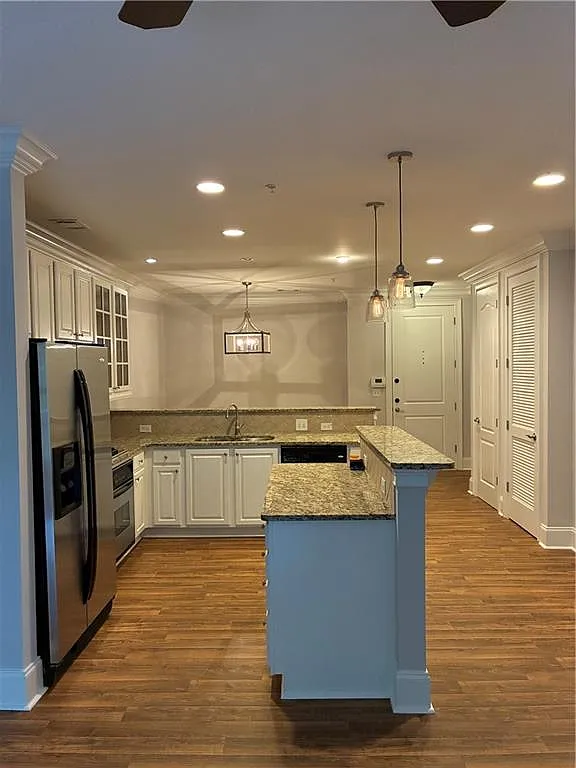 1 bed, 1.0 bath, 950 sqft, $2,000 — Photo 4