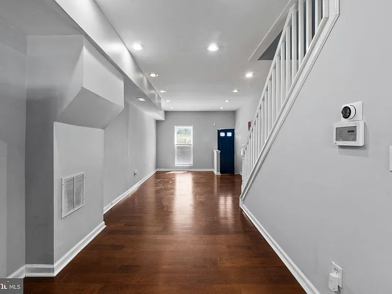324 Oldham St — Photo 7