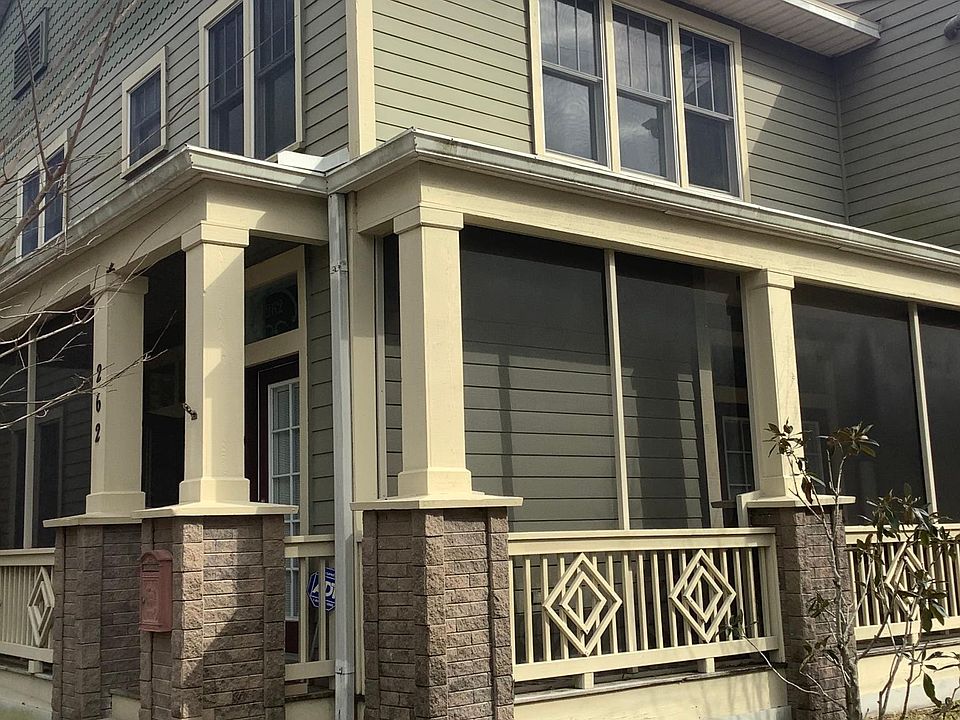 1st image of 262 9th Ave N