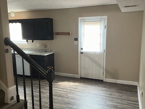 4th image of 422 Sara Leigh Dr #2