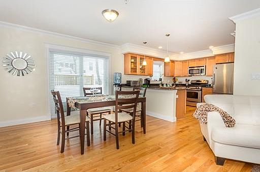 2nd image of 135 Crescent St APT 5