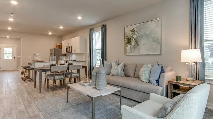 3 bed, 1729 sqft, $1,950 — Photo 2