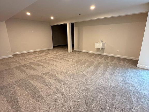 5th image of 7901 George Cary Ct