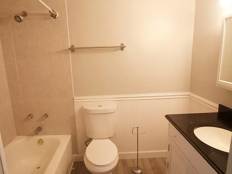 5501 Lakeside Dr #2B — Photo 7