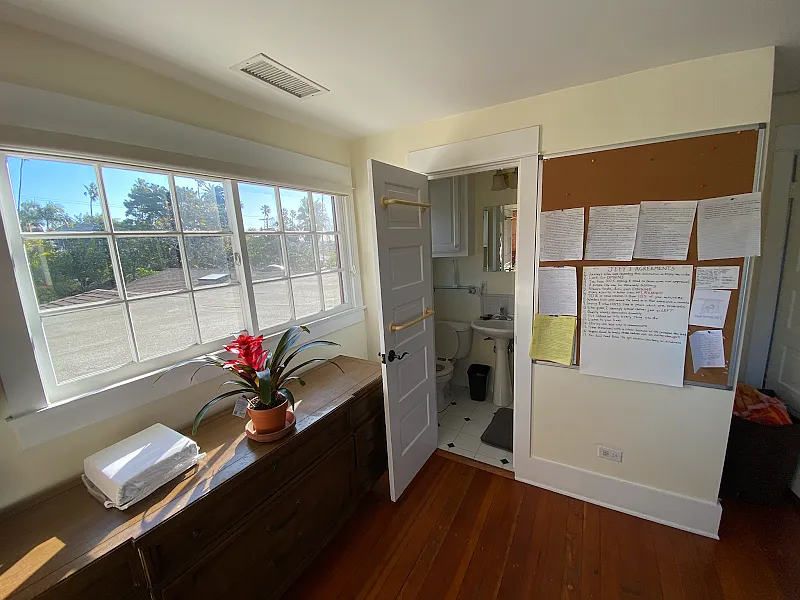 5 bed, 3100 sqft, $1,995 — Photo 4