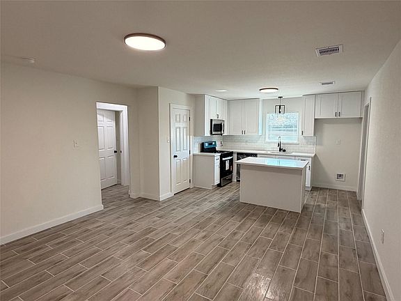 2nd image of 5842 Beldart St