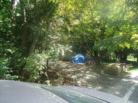 4th image of 130 Mount Hope Rd