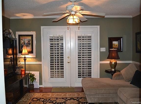 5th image of 718 Knollwood Ct