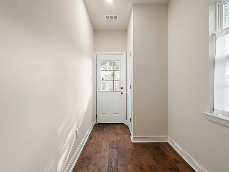 807 Hollywood Ave — Photo 28