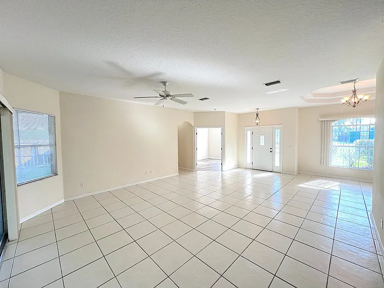 16 Zorlou Ct — Photo 9