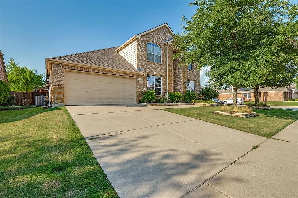 4 bed, 3030 sqft, $2,700 — Photo 2