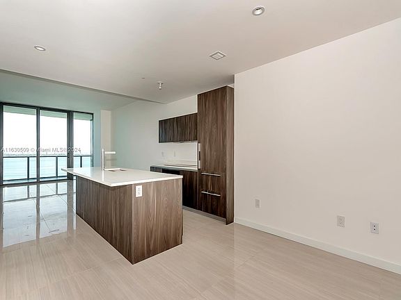 2nd image of 480 NE 31st St Unit 2203