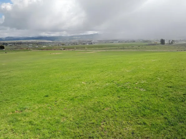 751 Lazy Heart Dr, Stevensville, MT 59870