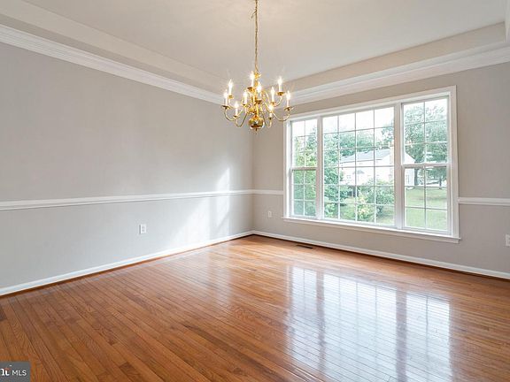 5th image of 18943 Highland Park Dr