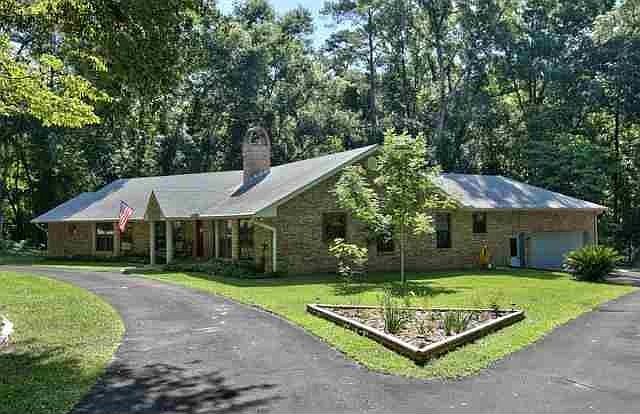1st image of 15 Schultz Ct