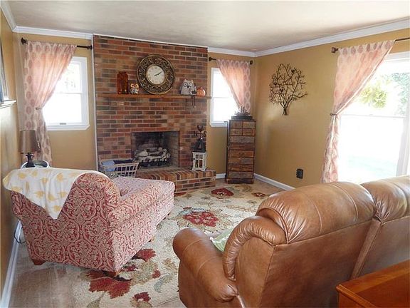 5th image of 2967 Seminary Dr