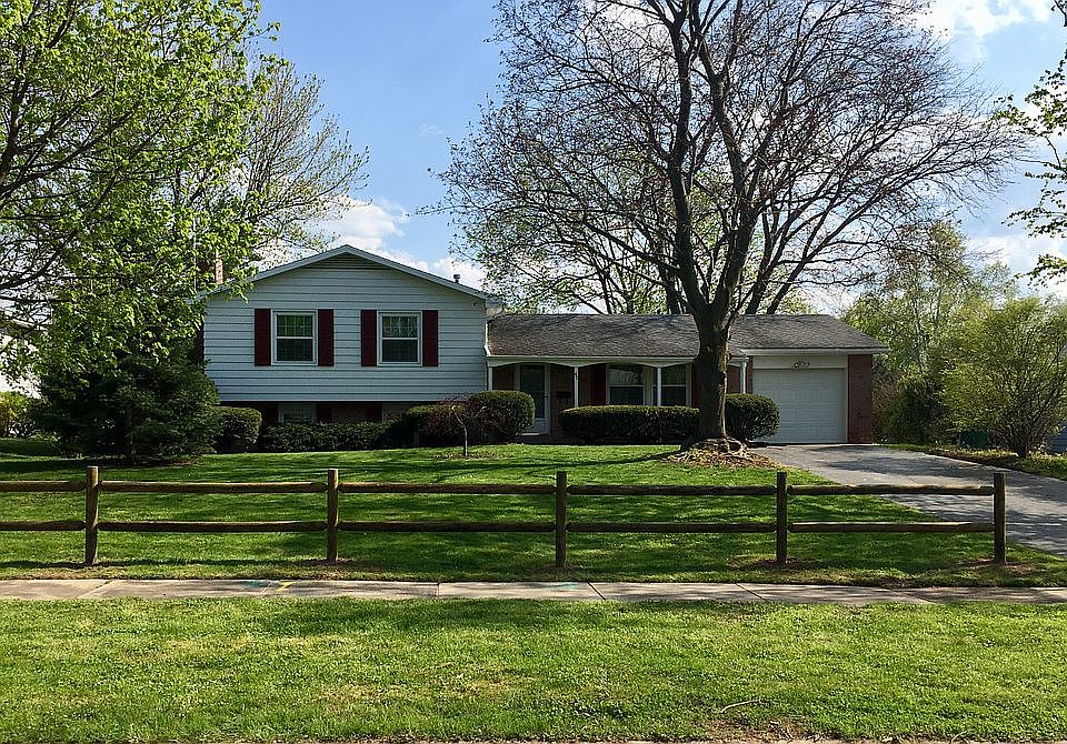 2nd image of 47 Banyan Dr
