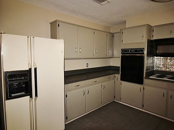 5th image of 622 Dawson Dr