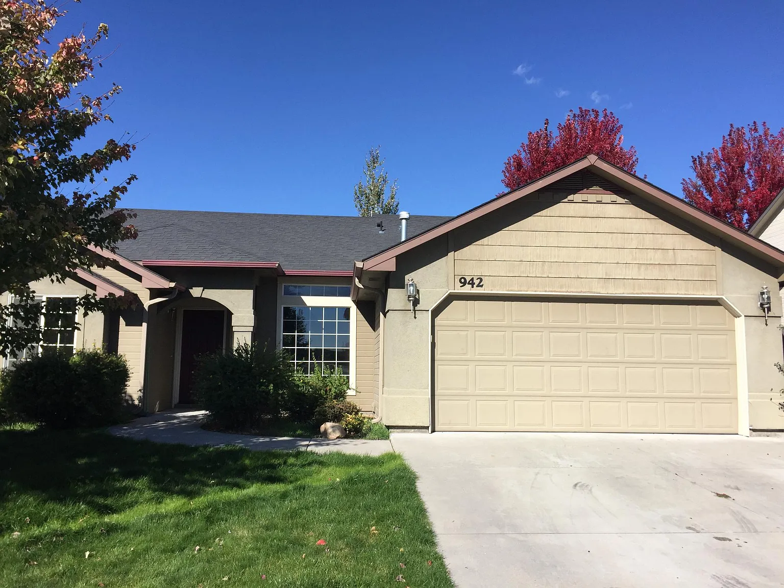 4 bed, 1415 sqft, $2,200 — Photo 1