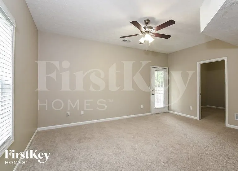 1229 Winsley Ct SW — Photo 8