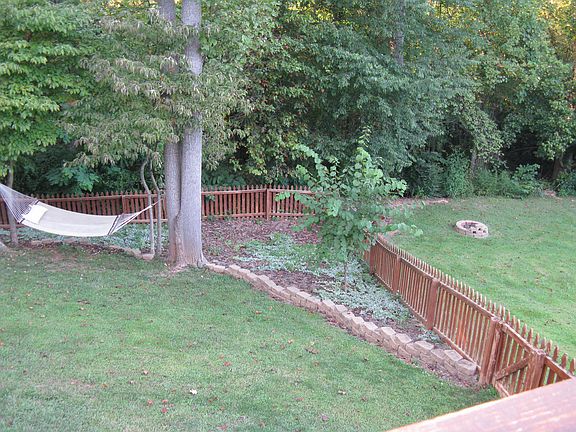 3rd image of 617 Cornerbrook Ln