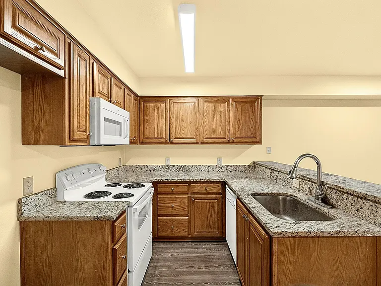 1728 S. Waco Street — Photo 57