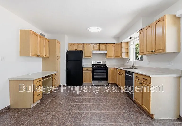 250 E Park Ave — Photo 9