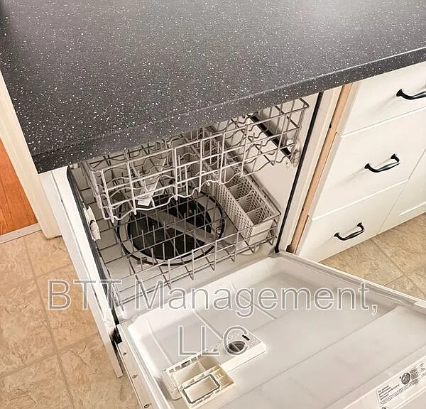 8401 Greenwood Ave #3 — Photo 75