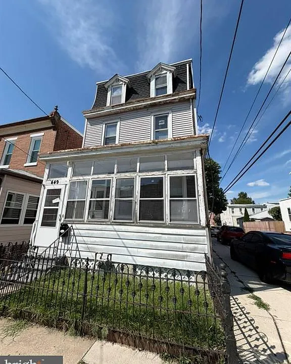449 Chambers Ave