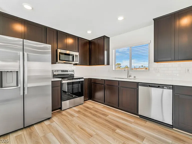 2204 Abraham Ave — Photo 12