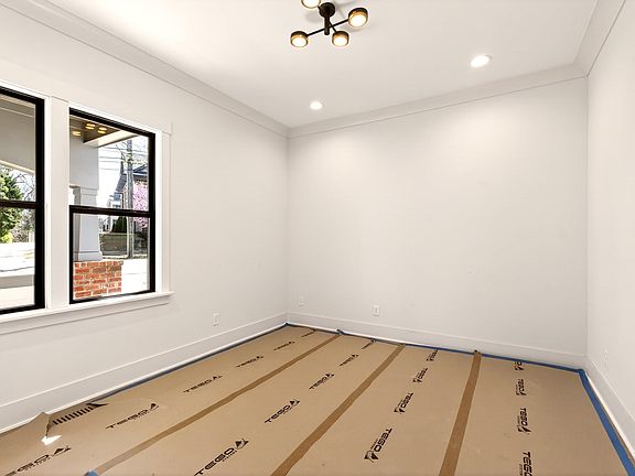 4th image of 909 Oberlin Rd