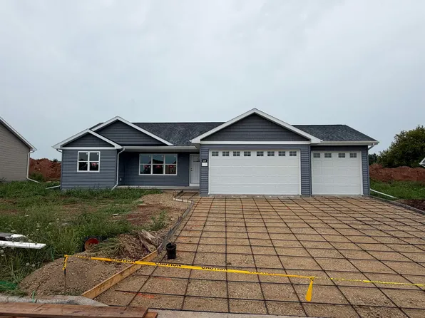 538 Riverview Dr, Berlin, WI 54923