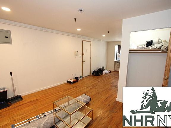 4th image of 315 W 30th St APT 1F