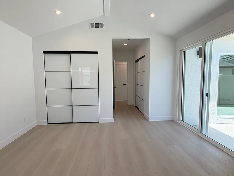 6200 Camellia Ave — Photo 11