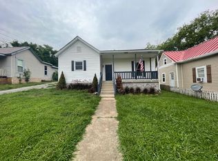 945 Clark St, Clarksville, TN 37040
