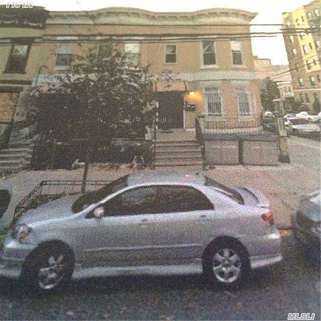 1st image of 3166 Crescent St