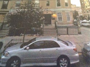 3166 Crescent St, Astoria, NY 11106