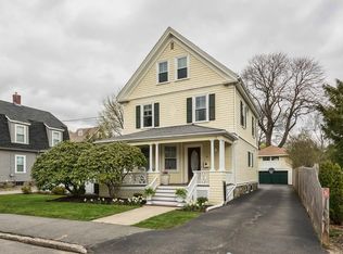 10 Smith St, Marblehead, MA 01945