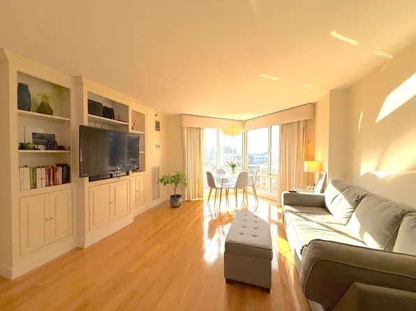 75-83 Cambridge Pkwy #804, Cambridge, MA 02142