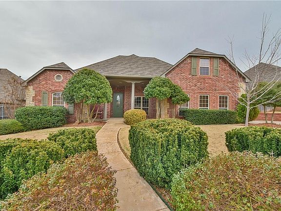 2nd image of 2724 Amesbury Lake Dr