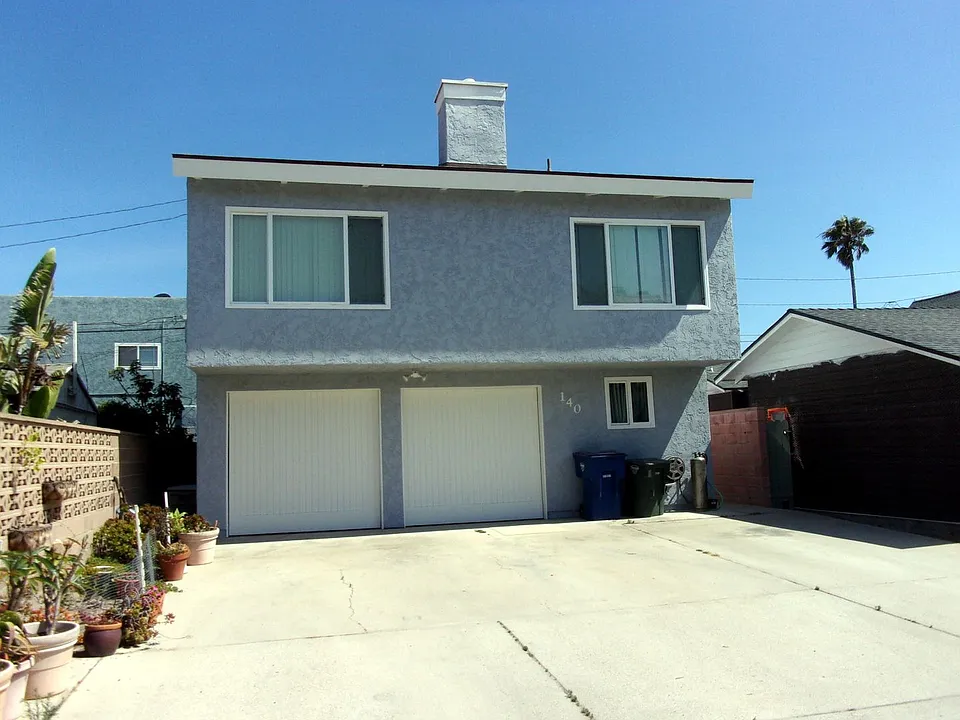 2 Bedroom 1 Bath Downstairs Unit On Silverstrand Beach