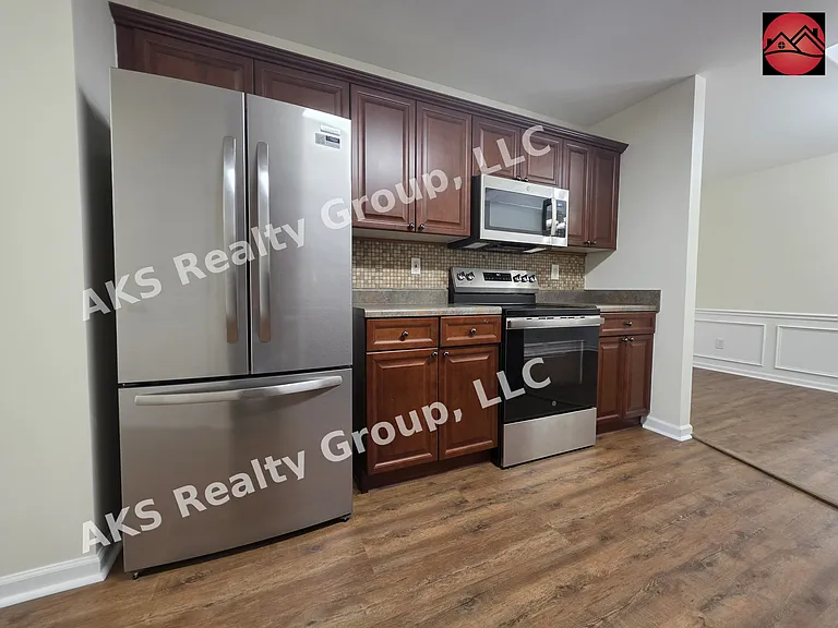 6116 Townley Way — Photo 8