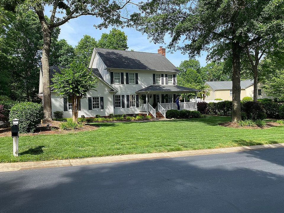 2nd image of 158 N River Hills Dr