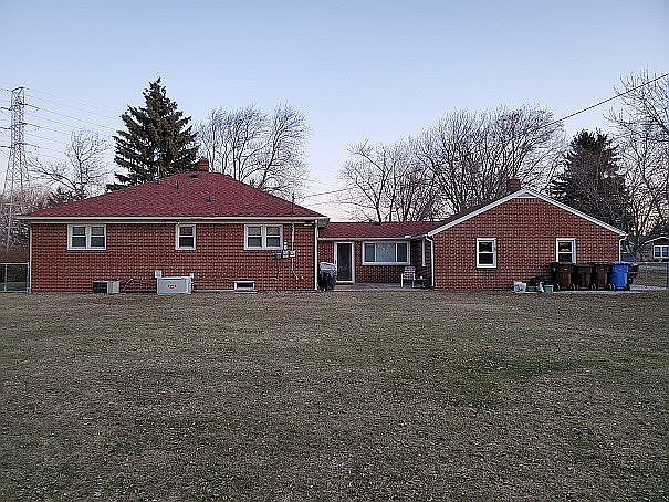 2nd image of 758 Nadeau Rd