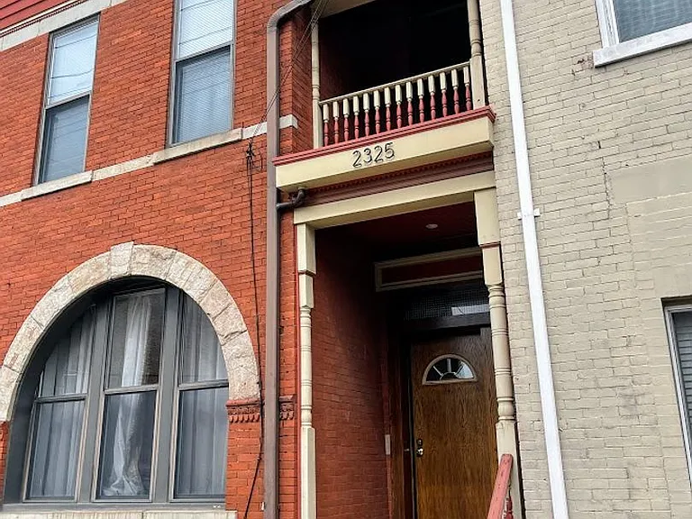 2325 Sidney St — Photo 17