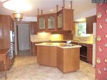 4th image of 27 Lakeview Dr